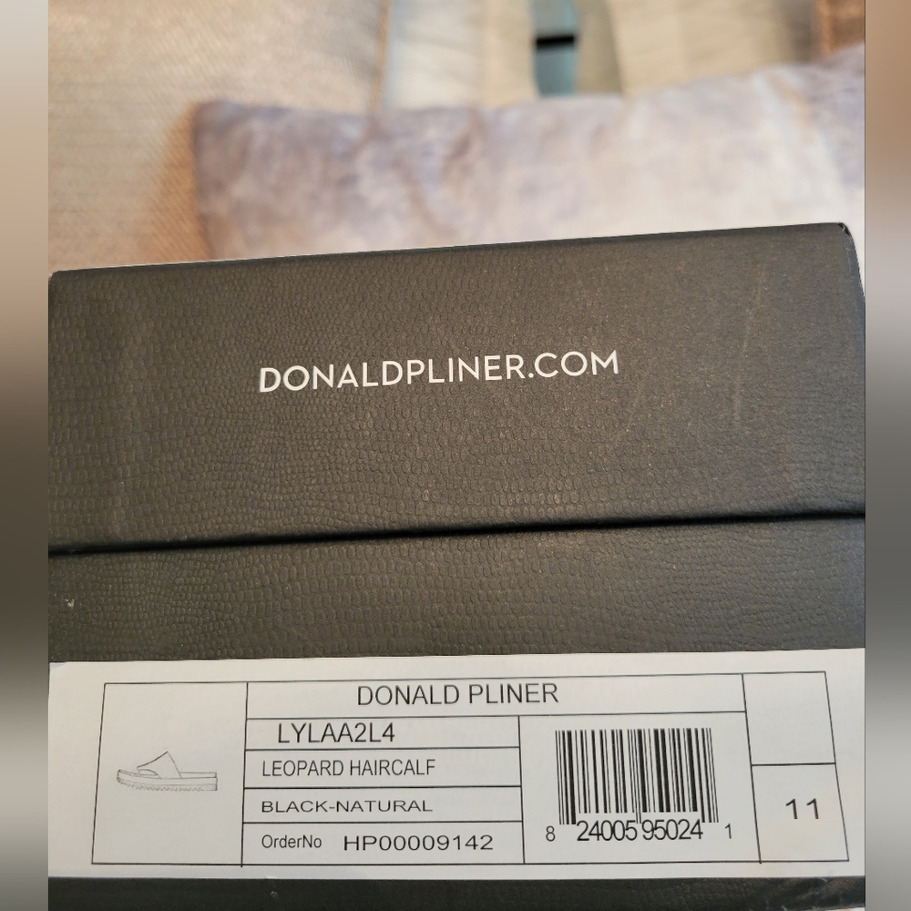 NIB Donald Pliner (Lylaa) Leopard haircalf Sandal - Picture 6 of 7